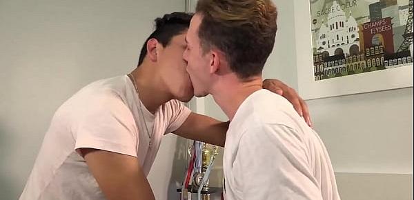  adolescentes gay cogiendo despues de estudiar